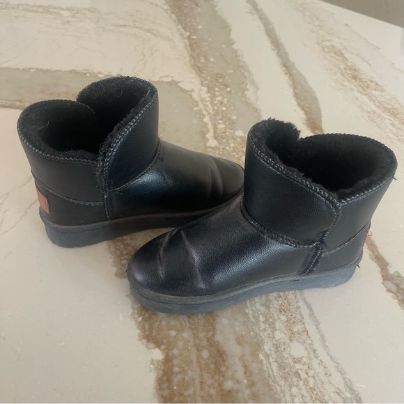 Black Short Leather Warm Booties Size 5 - Picture 5 of 5